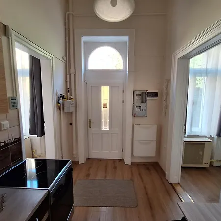 Lofty With Free Garage Near The Gozsdu Courtyard Apartamento *