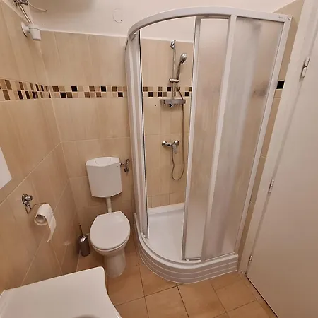 דירה Lofty With Free Garage Near The Gozsdu Courtyard בודפשט