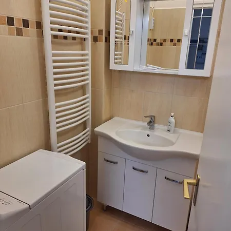 Lofty With Free Garage Near The Gozsdu Courtyard בודפשט