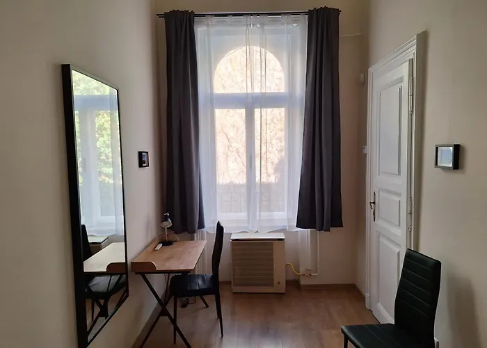 Lejlighed Lofty With Free Garage Near The Gozsdu Courtyard *